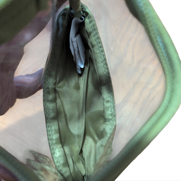 Quilted polyester construction with signature Lug styling. - Picture 3 of 6